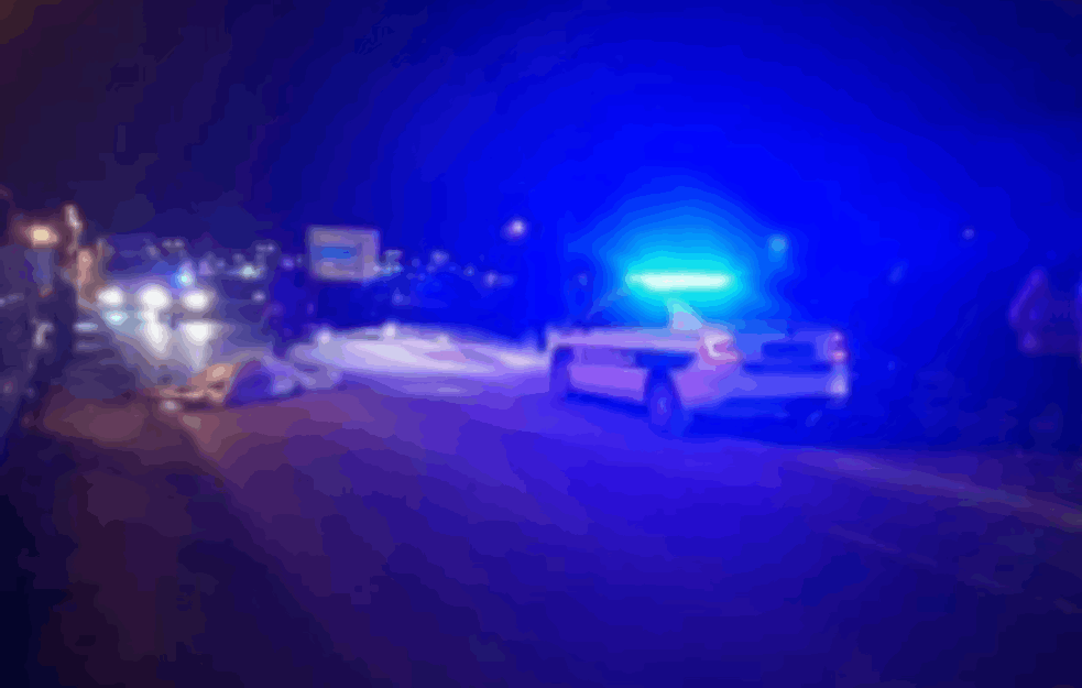 STRAŠNA NESREĆA KOD PEĆINACA: Poginuo MLADIĆ (19) auto potpuno zgužvan! (FOTO)